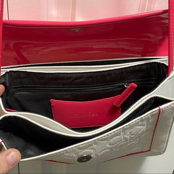 HOLIDAY SPECIAL - Calvin Klein Crossbody - Picture 5 of 7